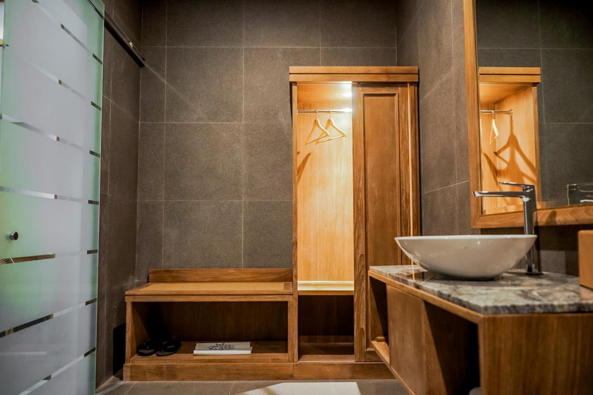 Tabebuya Resto & Resort Kesembu Kültér fotó